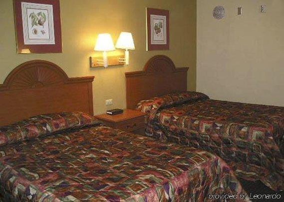 Rodeway Inn Mount Laurel Hwy 73 Room photo